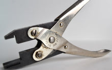 Load image into Gallery viewer, ITT CANNON 320-7445-000 Termination Terminating Tool Hand Crimp