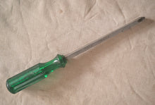 Load image into Gallery viewer, Title: Draper Phillips Screwdriver No.3 – Green Handle – Heavy Duty – 27cm