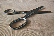 Load image into Gallery viewer, Title: Vintage Richards Speednix Tailor’s Shears Sheffield England – 16.5cm Used