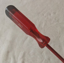 Load image into Gallery viewer, Vintage Kamasa Tools Flat Head Screwdriver 18.5cm Red Handle Slotted Driver