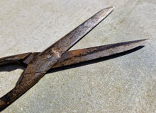 Load image into Gallery viewer, Pair Pre-1970's Vintage Small Steel Sewing Scissors , 15cm long