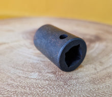 Load image into Gallery viewer, Snap-On 5/8 PDH-200 USA 12 point socket. Pat no. 3273430