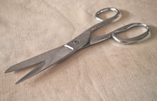 Load image into Gallery viewer, Title: Vintage Richards Speednix Tailor’s Shears Sheffield England – 16.5cm Used