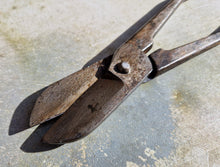 Load image into Gallery viewer, Vintage Gilbow Heavy Duty Tin Snips Tool , 21cm long