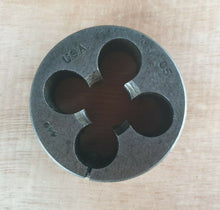 Load image into Gallery viewer, Whit Card 5/8, 11, C5, 440 Usa Engineering Thread Cutting Die