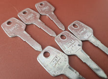 Load image into Gallery viewer, 6 x EAST LAKE HD67 BLANK KEYS, UNCUT, FOR AUTOMOTIVE CARS
