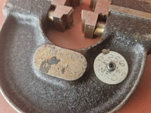 Load image into Gallery viewer, Matrix 256 x 26 MED 2 1/4 BSF BSI MED Adjustable Thread Caliper Gauge In Case