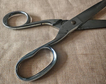 Load image into Gallery viewer, Title: Vintage Richards Speednix Tailor’s Shears Sheffield England – 16.5cm Used