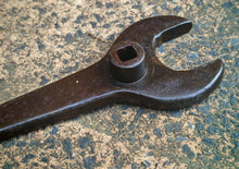 Load image into Gallery viewer, Vintage Combination Gas Bottle Spanner 17cm Dual End with Square Socket