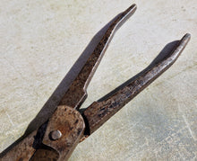 Load image into Gallery viewer, Vintage Gilbow Heavy Duty Tin Snips Tool , 21cm long