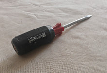 Load image into Gallery viewer, Vintage Richmond Flat Head Screwdriver 15.5cm Stubby Handle Old Tool Retro Works