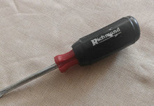 Load image into Gallery viewer, Vintage Richmond Flat Head Screwdriver 15.5cm Stubby Handle Old Tool Retro Works