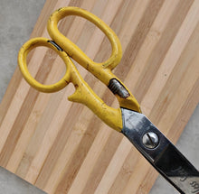 Load image into Gallery viewer, Vintage Kumfi Kut Pinking Shear Scissors 18 cm - Yellow Handle, Stainless Steel