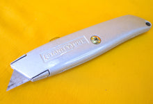 Load image into Gallery viewer, Vintage Stanley 99E Retractable Craft / Carpet Knife Handle