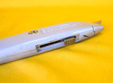 Load image into Gallery viewer, Vintage Stanley 99E Retractable Craft / Carpet Knife Handle