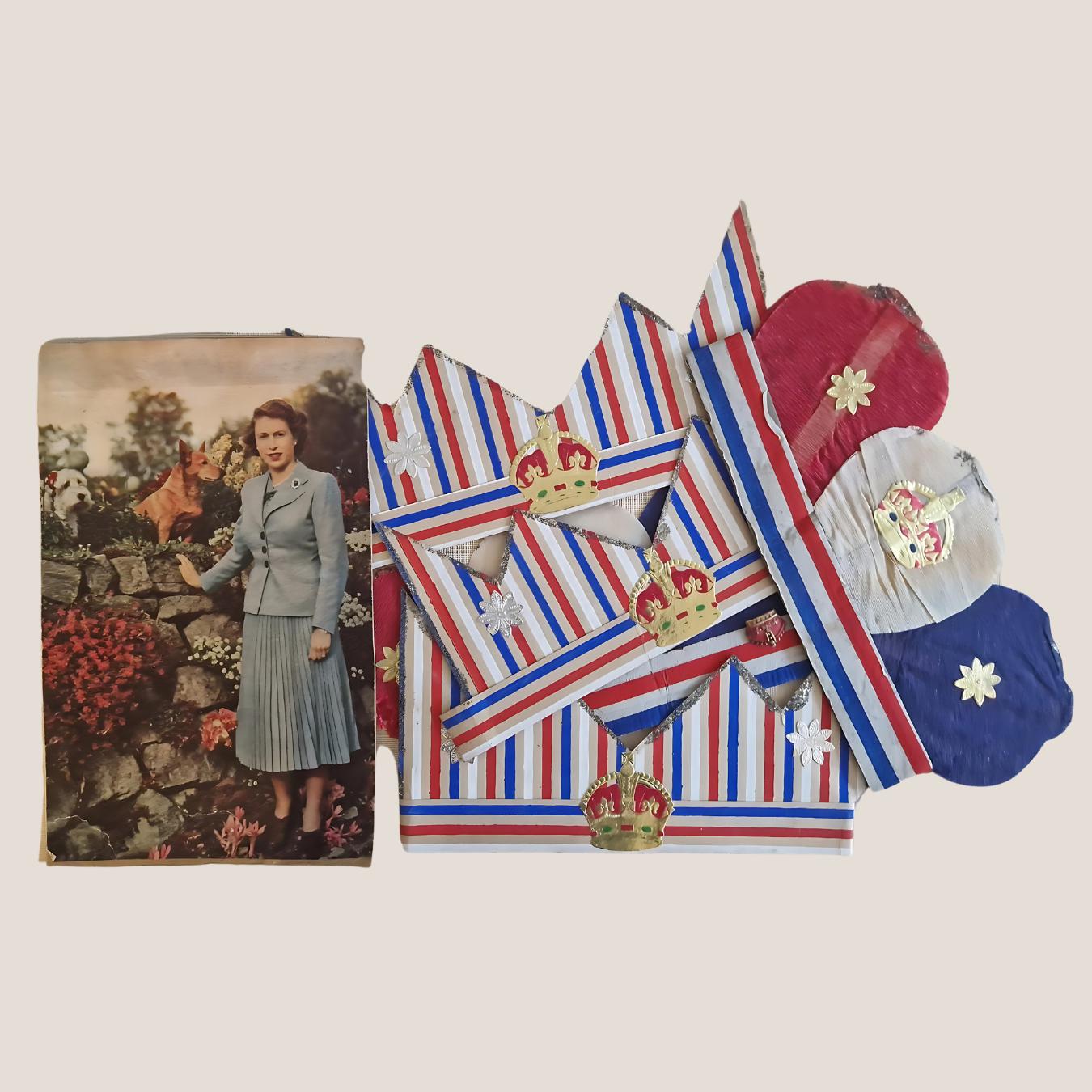 4 x Vintage British Paper Crowns With Royal Appliques and A Photo Of Queen Elizabeth II , Royal Memo