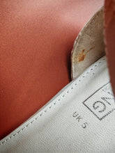 Load image into Gallery viewer, Wedding Collection Cream Lace Wedding Shoes – UK Size 5 – Used
