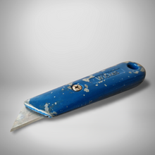 Load image into Gallery viewer, Vintage Wickes No TK202 Utility Carpet Cutting Knife
