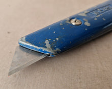 Load image into Gallery viewer, Vintage Wickes No TK202 Utility Carpet Cutting Knife
