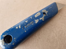 Load image into Gallery viewer, Vintage Wickes No TK202 Utility Carpet Cutting Knife
