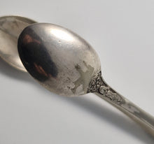 Load image into Gallery viewer, Silver Plated Sugar Cube / Ice Grabber Tongs, Spoon Tongs, Vintage Silverware, 10.5cm Tongs, Sugar Tongs, Sugar Nips
