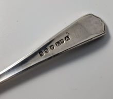 Load image into Gallery viewer, Vintage Sheffield silver plated butter / spreading knife Marked SSP Ltd A

