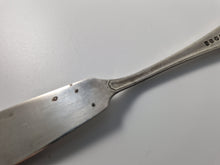 Load image into Gallery viewer, Vintage Sheffield silver plated butter / spreading knife Marked SSP Ltd A
