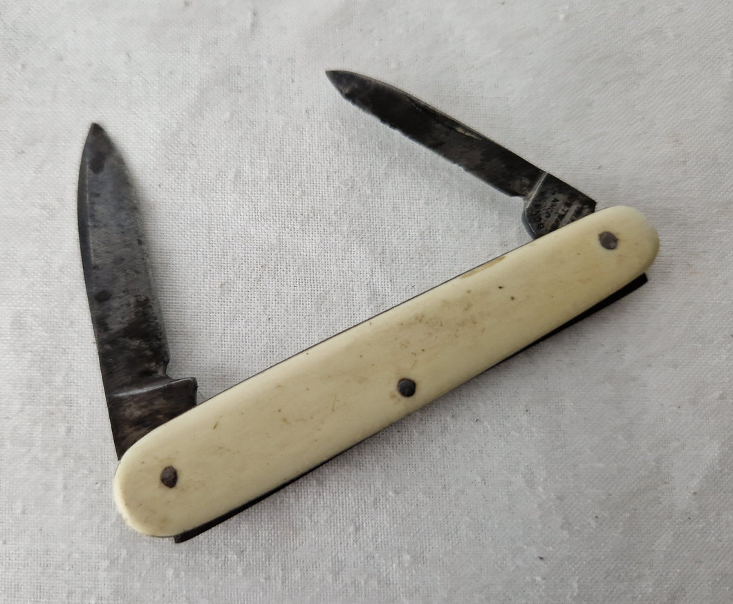 Vintage Antique Wigfall & Co Pocket Knife , Cream Plastic Handle , Double Blade