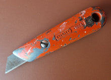 Load image into Gallery viewer, Vintage Red HANDLE Stanley Knife 199A - for Craft Work in Good Condition
