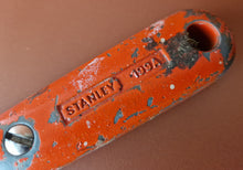 Load image into Gallery viewer, Vintage Red HANDLE Stanley Knife 199A - for Craft Work in Good Condition

