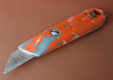 Load image into Gallery viewer, Vintage Red HANDLE Stanley Knife 199A - for Craft Work in Good Condition
