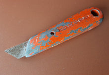 Load image into Gallery viewer, Vintage Red HANDLE Stanley Knife 199A - for Craft Work in Good Condition
