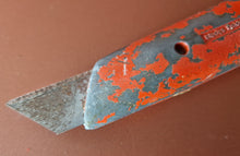 Load image into Gallery viewer, Vintage Red HANDLE Stanley Knife 199A - for Craft Work in Good Condition
