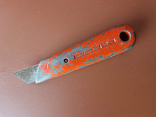 Load image into Gallery viewer, Vintage Red HANDLE Stanley Knife 199A - for Craft Work in Good Condition
