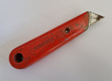 Load image into Gallery viewer, Vintage Red HANDLE Stanley Knife 199A - for Craft Work in Good Condition
