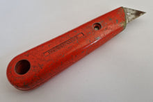 Load image into Gallery viewer, Vintage Red HANDLE Stanley Knife 199A - for Craft Work in Good Condition
