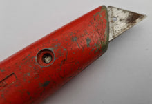 Load image into Gallery viewer, Vintage Red HANDLE Stanley Knife 199A - for Craft Work in Good Condition
