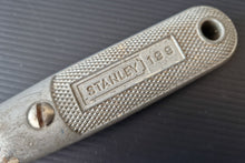 Load image into Gallery viewer, Vintage Grey HANDLE Stanley Knife 199  - for Craft Work in Good Condition
