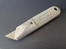 Load image into Gallery viewer, Vintage Grey HANDLE Stanley Knife 199  - for Craft Work in Good Condition
