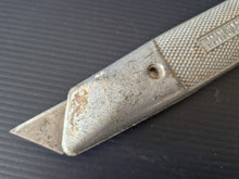Load image into Gallery viewer, Vintage Grey HANDLE Stanley Knife 199  - for Craft Work in Good Condition

