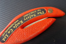 Load image into Gallery viewer, Safety Fish Knife- With Hook &amp; Cap
