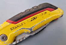 Load image into Gallery viewer, STANLEY FATMAX Retractable Folding Utility Knife, Blade Storage in the Handle with 1 extra blade
