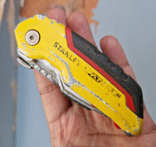 Load image into Gallery viewer, STANLEY FATMAX Retractable Folding Utility Knife, Blade Storage in the Handle with 1 extra blade
