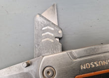 Load image into Gallery viewer, Magnusson Foldable Utility Knife Multi Tool
