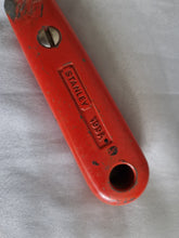 Load image into Gallery viewer, Vintage Red HANDLE Stanley Knife 199A - for Craft Work in Good Condition
