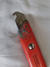 Load image into Gallery viewer, Vintage Red HANDLE Stanley Knife 199A - for Craft Work in Good Condition
