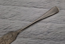 Load image into Gallery viewer, Butter Knife, Vintage Knife, Vintage Silverware, Silverware, Gifts for Women, Mothers Day Gift, Wedding Gift, Birthday Gift, Bridesmaid Gift
