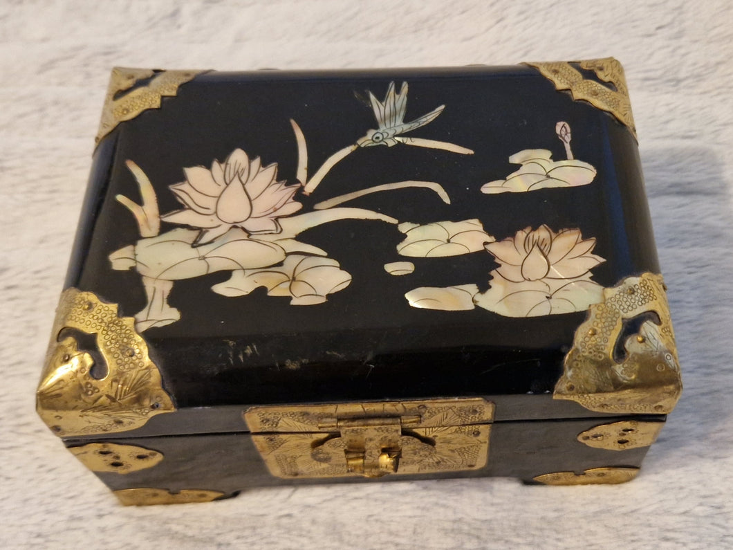 Chinese Lacquer jewellery box with Mother of Pearl Inlay & Brass embellishments 1950s