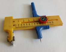 Load image into Gallery viewer, Vintage Compass Pat P Circle Cutter Adjustable Drafting Tool Spare Blades Leads
