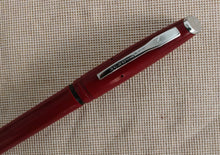 Load image into Gallery viewer, Vintage Platignum Fountain Pen , Burgundy Red , 13.5cm , Used , No Ink
